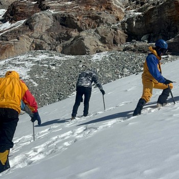 Flat Footing Techniques on Icy terrain